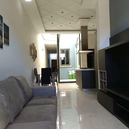 아파트 Vincent Apartmen *